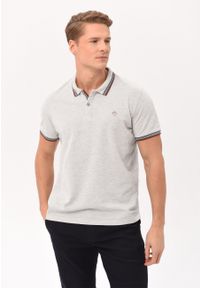 Volcano - Melanżowa koszulka polo O-HARPER. Okazja: na co dzień. Typ kołnierza: polo. Materiał: materiał, bawełna. Wzór: melanż. Styl: klasyczny, casual, elegancki