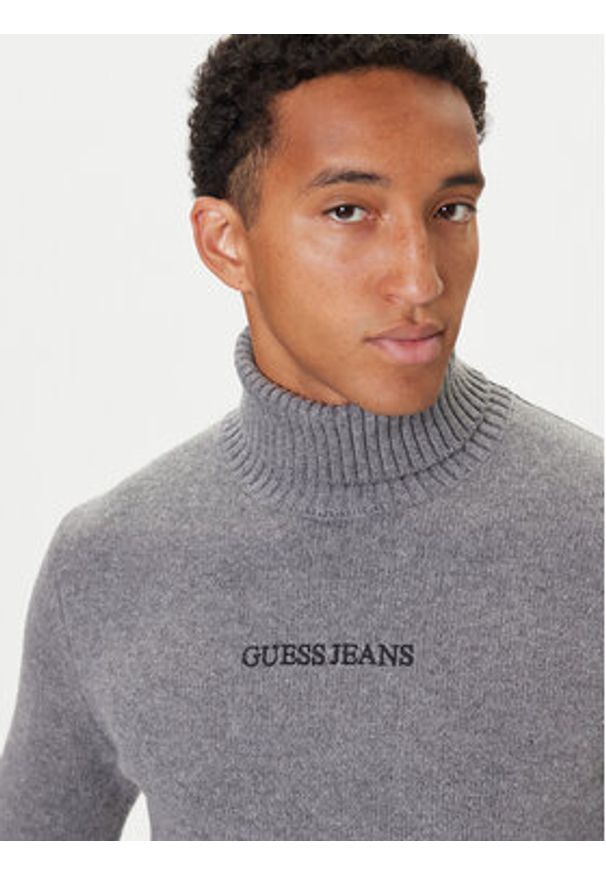 Guess Jeans Golf M5BR58 Z0561 Szary Regular Fit. Typ kołnierza: golf. Kolor: szary. Materiał: bawełna