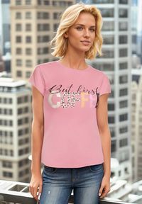 Born2be - Różowy T-shirt z Napisem z Motywem Kawy Dimrrue. Kolor: różowy. Materiał: tkanina. Wzór: napisy. Styl: elegancki