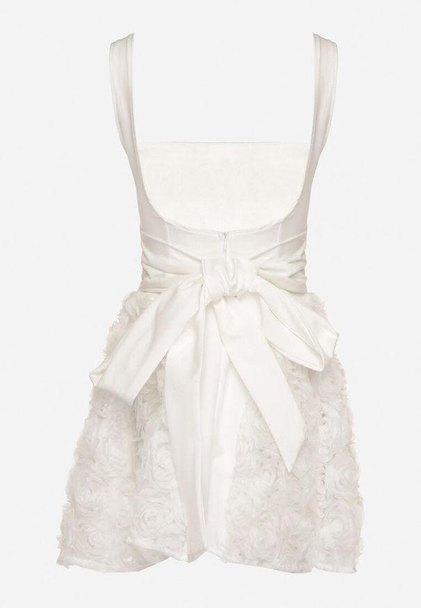 Born2be - Biała Sukienka Rozkloszowana z Wiązaniem i Koronką z Różami Pandiva. Okazja: na co dzień. Typ kołnierza: dekolt kwadratowy. Kolor: biały. Wzór: koronka. Typ sukienki: rozkloszowane. Materiał: koronka. Długość rękawa: na ramiączkach. Sezon: lato. Styl: casual