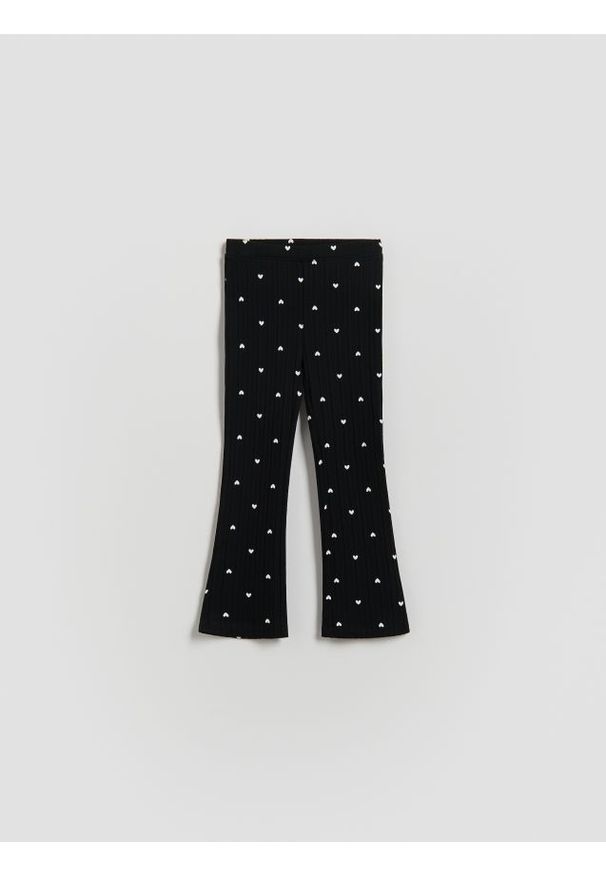 Reserved - Prążkowane legginsy - czarny. Kolor: czarny. Materiał: prążkowany