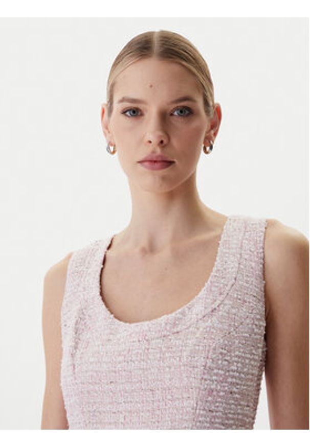 Guess Sukienka koktajlowa W6RK28 WJ632 Różowy Regular Fit. Kolor: różowy. Materiał: syntetyk. Styl: wizytowy