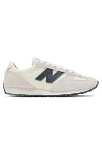 Buty unisex New Balance U471AM – beżowe. Kolor: beżowy. Materiał: syntetyk, zamsz, materiał. Szerokość cholewki: normalna. Wzór: jodełka. Sezon: lato