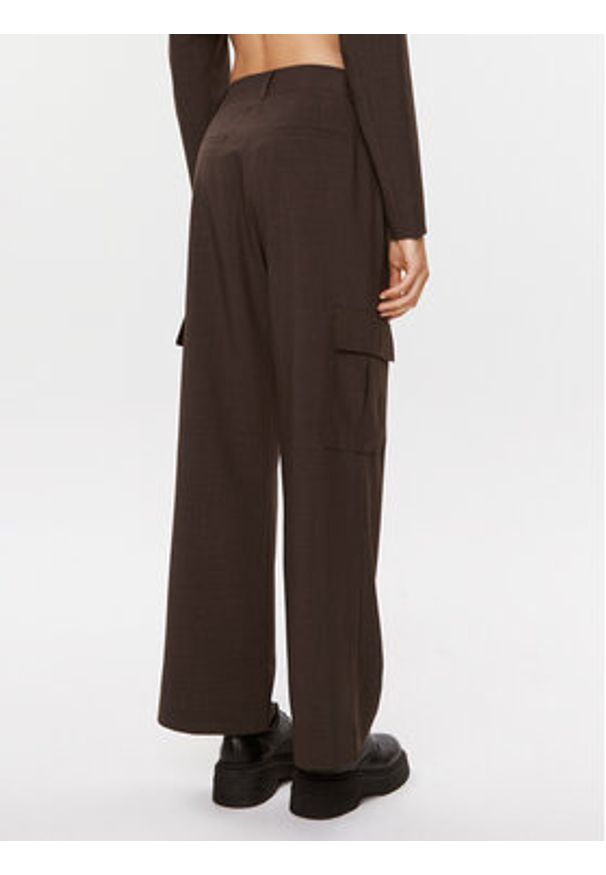 Herskind Spodnie materiałowe Louise 4905519 Brązowy Relaxed Fit. Kolor: brązowy. Materiał: syntetyk