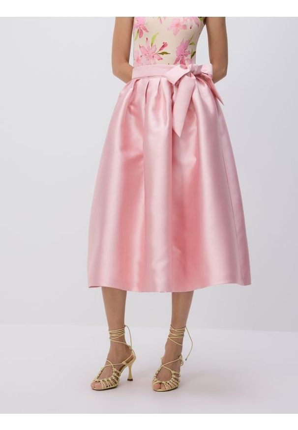 Reserved - Spódnica midi z wiązaniem - pastelowy róż. Kolor: różowy. Materiał: tkanina. Wzór: gładki