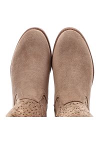 Kozaki damskie S.Barski, cholewka z materiału zamykane na suwak fason w stylu boho płaski obcas, brązowe, HY61-8023. Okazja: na co dzień. Kolor: brązowy. Szerokość cholewki: normalna. Wzór: ażurowy. Materiał: materiał. Sezon: zima, jesień. Obcas: na obcasie. Styl: boho. Wysokość obcasa: niski #5