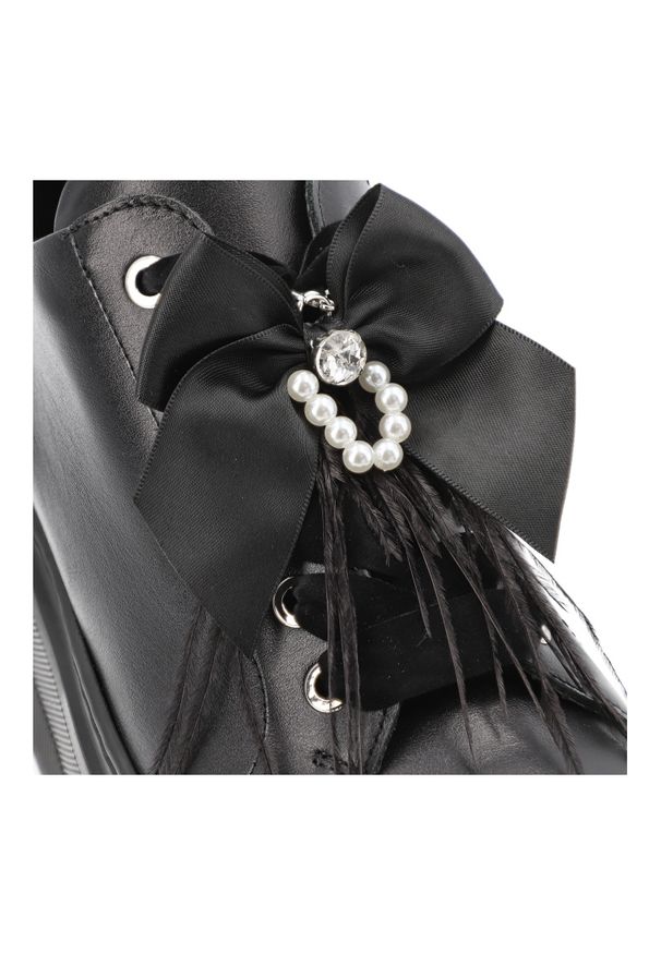 Czarne Sneakersy Karino Modne Obuwie Damskie Na Platformie. Okazja: na co dzień. Kolor: czarny. Materiał: skóra. Obcas: na platformie. Styl: klasyczny, casual, elegancki