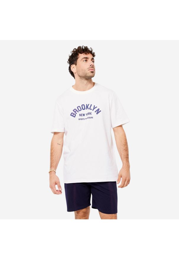 DOMYOS - Koszulka z krótkim rękawem męska Domyos Gym & Pilates regular. Kolor: biały. Materiał: tkanina, elastan, prążkowany, bawełna, materiał. Długość rękawa: krótki rękaw. Długość: krótkie. Sport: joga i pilates