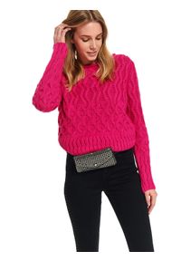 TOP SECRET - Gruby damski sweter z dekoltem w łódkę. Kolor: różowy. Materiał: dzianina, ze splotem. Długość: krótkie. Wzór: ze splotem. Sezon: zima, jesień #1