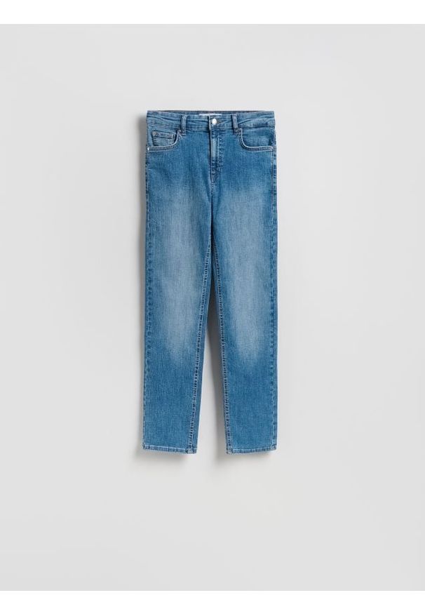 Reserved - Jeansy boyfriend - niebieski. Kolor: niebieski