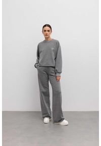 Marsala - Spodnie dresowe z szeroką nogawką w kolorze GRAPHITE MELANGE - COMFIES-M. Okazja: na co dzień, na spacer. Materiał: dresówka. Wzór: melanż, haft, ze splotem. Styl: elegancki, casual
