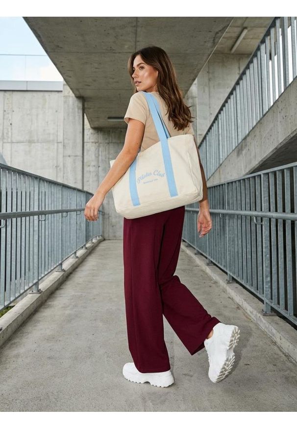 Sinsay - Bawełniana koszulka z krótkim rękawem - beżowy. Kolor: beżowy. Materiał: bawełna. Długość rękawa: krótki rękaw. Długość: krótkie