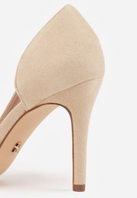 Born2be - Beżowe Szpilki Vices ze Skórzaną Wkładką i Wycięciem z Boku Olialira. Okazja: na co dzień. Nosek buta: szpiczasty. Kolor: beżowy. Materiał: skóra. Obcas: na szpilce. Styl: wizytowy, casual, elegancki. Wysokość obcasa: średni #7