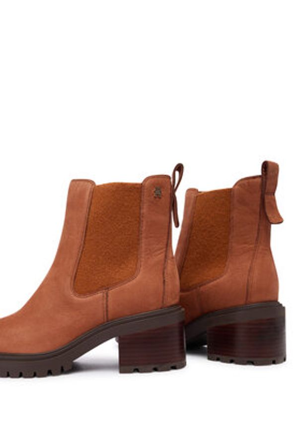 TOMMY HILFIGER - Tommy Hilfiger Botki Th Nubuck Chelsea Cleated Heel FW0FW09158 Brązowy. Kolor: brązowy. Materiał: skóra