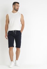 Born2be - Granatowe Szorty Casual z Wiązaniem i Gumką w Pasie Nasine. Okazja: na co dzień. Kolor: niebieski. Styl: casual #7
