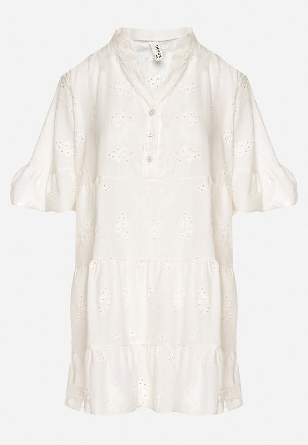 Born2be - Jasnobeżowa Bawełniana Sukienka z Haftowanej Tkaniny o Koszulowym Kroju z Falbanami Filidwena. Okazja: na co dzień. Typ kołnierza: kołnierzyk klasyczny. Kolor: beżowy. Materiał: bawełna, tkanina. Wzór: haft. Typ sukienki: koszulowe. Styl: boho, elegancki, klasyczny, casual