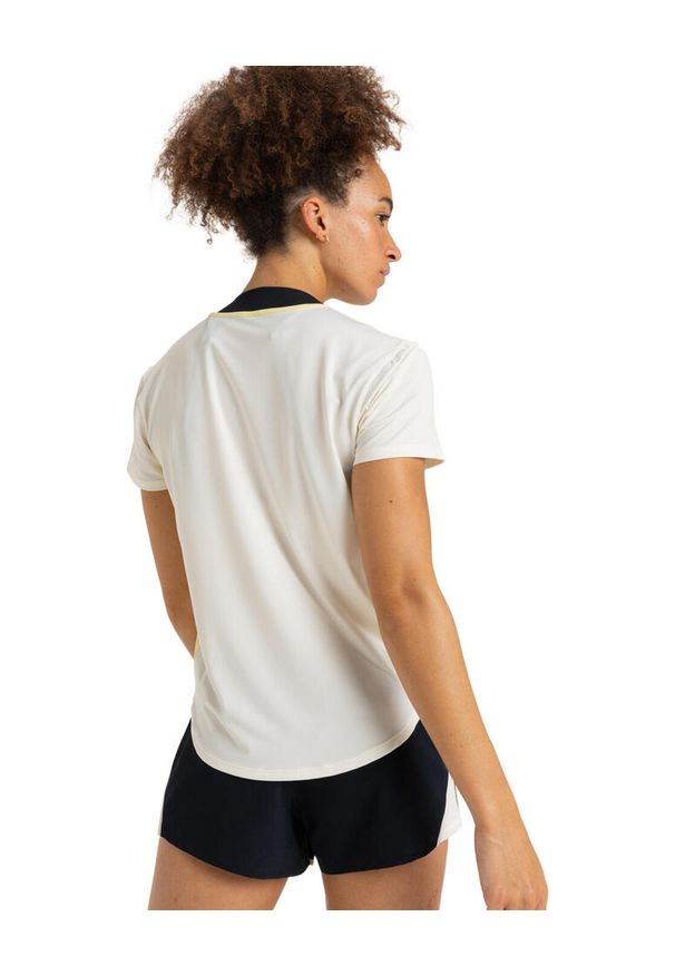 Roxy - Koszulka z krótkim rękawem dla Kobiety BOLD MOVES 2.0 Biały. Kolor: wielokolorowy, biały, beżowy. Materiał: poliester, elastan. Długość rękawa: krótki rękaw. Długość: krótkie