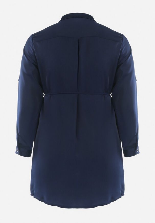 Born2be - Granatowa Sukienka Mini Zapinana na Guziki z Cienkim Materiałowym Paskiem Venudda. Kolor: niebieski. Materiał: materiał. Wzór: aplikacja. Długość: mini