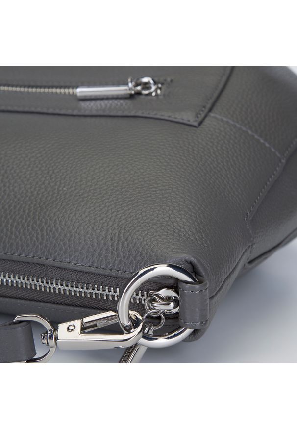 Wittchen - Torebka saddle bag na cienkim pasku. Kolor: szary. Wzór: haft, aplikacja. Sezon: lato. Dodatki: z haftem. Materiał: skórzane. Styl: elegancki, casual. Rodzaj torebki: na ramię