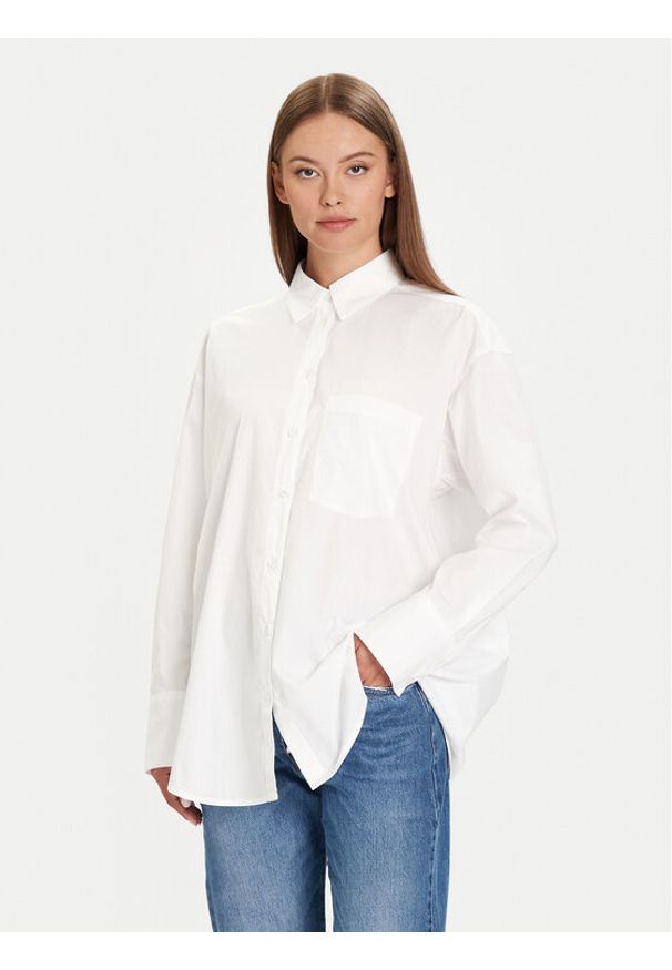 Marc O'Polo Koszula 508 1134 42221 Biały Boyfriend Fit. Typ kołnierza: polo. Kolor: biały. Materiał: bawełna