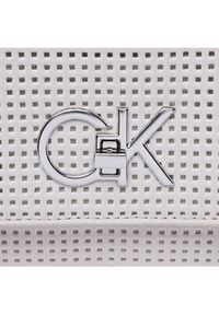 Calvin Klein Torebka Re-Lock Ew Conv Xbody Perf K60K610634 Beżowy. Kolor: beżowy. Materiał: skórzane