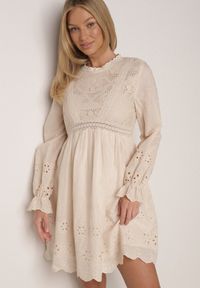 Born2be - Beżowa Sukienka w Rustykalnym Stylu z Haftowanej Tkaniny z Bawełną Delogana. Okazja: na co dzień. Kolor: beżowy. Materiał: tkanina, bawełna. Wzór: haft. Typ sukienki: rozkloszowane, proste. Styl: casual, elegancki #1