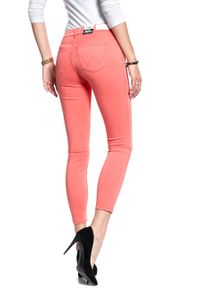 Wrangler - SPODNIE WRANGLER DAMSKIE SKINNY CROP CORAL W28MHL12B. Materiał: materiał #9