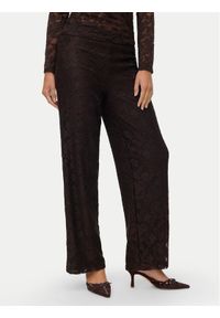 Vero Moda Spodnie materiałowe Neline 10335568 Brązowy Regular Fit. Kolor: brązowy. Materiał: syntetyk