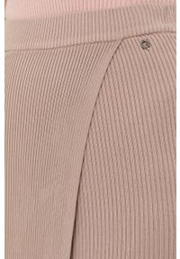 Guess spódnica kolor beżowy midi ołówkowa. Kolor: beżowy. Materiał: dzianina #2