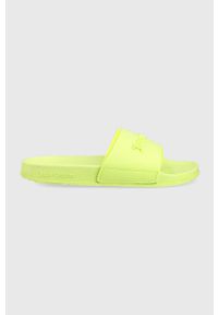 Juicy Couture klapki Breanna Embosse damskie kolor zielony. Kolor: zielony. Materiał: materiał. Wzór: gładki. Obcas: na obcasie. Wysokość obcasa: niski #1