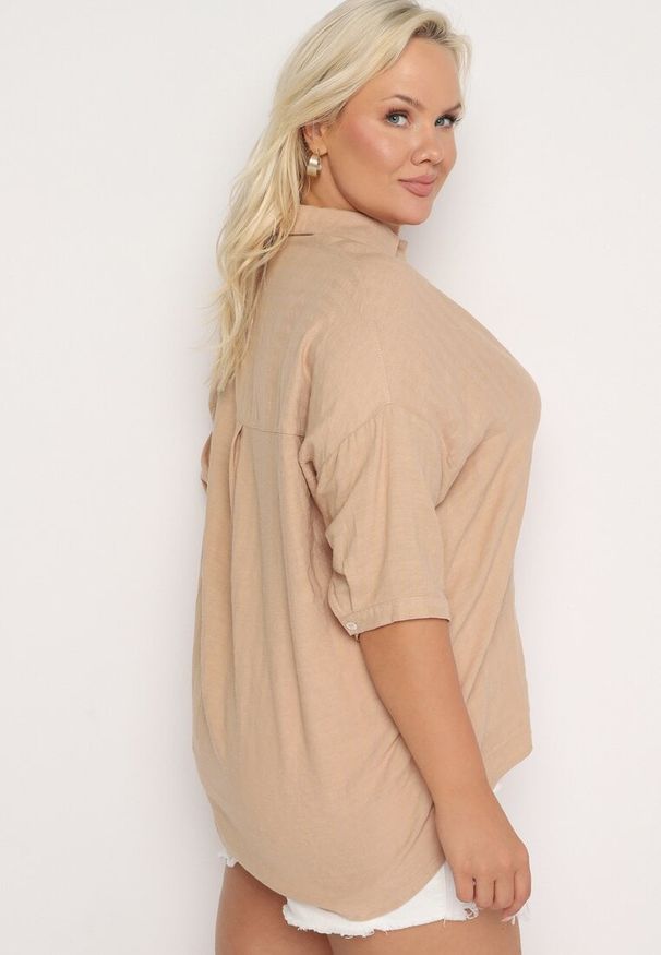 Born2be - Beżowa Koszula Bawełniana z Krótkim Rękawem i Kołnierzem Talavia. Okazja: na co dzień. Kolekcja: plus size. Kolor: beżowy. Materiał: bawełna. Długość rękawa: krótki rękaw. Długość: krótkie. Styl: klasyczny, elegancki, casual