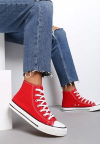 Renee - Czerwone Trampki Echimene. Wysokość cholewki: za kostkę. Nosek buta: okrągły. Kolor: czerwony. Materiał: guma, materiał. Szerokość cholewki: normalna. Wzór: gładki. Styl: klasyczny #1
