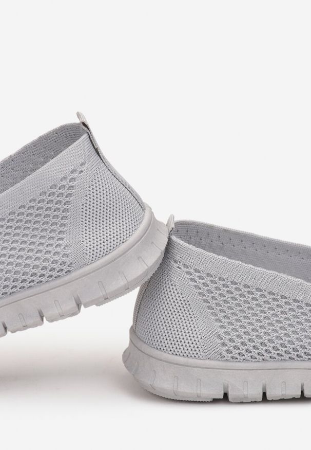 Born2be - Szare Tenisówki Dubost. Okazja: na co dzień. Zapięcie: bez zapięcia. Kolor: szary. Materiał: materiał. Obcas: na płaskiej podeszwie. Styl: sportowy, casual