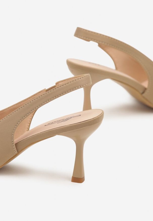 Renee - Beżowe Sandały na Szpilce Typu Slingback Melovelle. Okazja: na co dzień. Kolor: beżowy. Materiał: jeans. Obcas: na szpilce. Styl: elegancki, casual