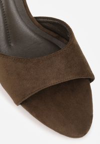 Renee - Zielone Klapki na Geometrycznej Szpilce z Wyciętą Cholewką Iolaris. Kolor: zielony. Wzór: geometria. Obcas: na obcasie. Wysokość obcasa: średni #9