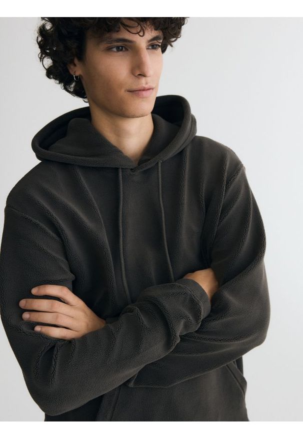 Reserved - Polarowa bluza z kapturem - oliwkowy. Kolor: oliwkowy. Materiał: polar