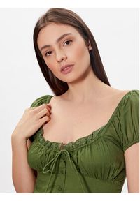 BDG Urban Outfitters Sukienka letnia BDG CARMEN BOHEMIA MIDI 76476704 Zielony Basic Fit. Typ kołnierza: typu carmen. Kolor: zielony. Materiał: bawełna. Sezon: lato. Długość: midi #4