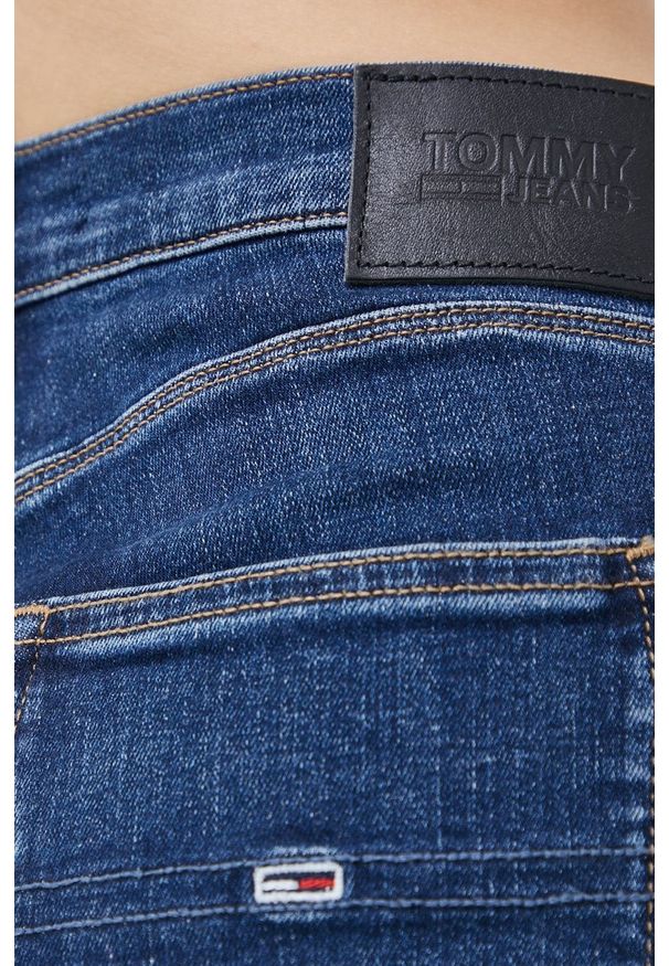 Tommy Jeans Jeansy damskie high waist. Stan: podwyższony. Kolor: niebieski