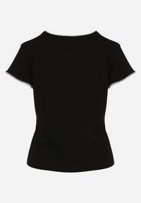 Born2be - Czarny Bawełniany T-shirt Ozdobiony Lamówką Elasia. Okazja: na co dzień. Kolor: czarny. Materiał: bawełna. Wzór: aplikacja. Styl: klasyczny, elegancki, casual #6