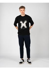 John Richmond T-Shirt | UMA24246TS | Mężczyzna | Czarny. Okazja: na co dzień. Kolor: czarny. Materiał: bawełna. Wzór: nadruk. Styl: casual