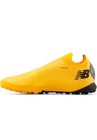 Turfy męskie New Balance FURON PRO TF V7+ SF1TZ75 – żółte. Kolor: żółty. Materiał: włókno. Szerokość cholewki: normalna. Sezon: zima #2