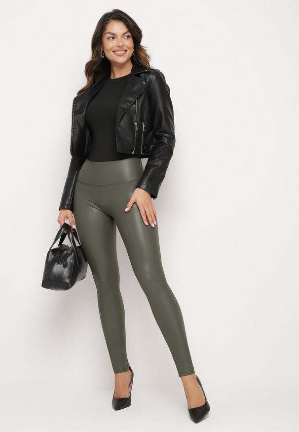 Born2be - Ciemnozielone Legginsy z Ekoskóry z Wysokim Stanem i Polarem Labira. Okazja: na co dzień. Stan: podwyższony. Kolor: zielony. Materiał: polar. Wzór: aplikacja. Styl: elegancki, casual
