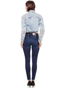 Wrangler - DAMSKA KURTKA JEANSOWA WRANGLER RETRO CROP JACKET WRAINBOW WASH W417RI24K 112128793. Materiał: jeans. Styl: retro