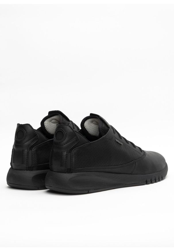 Buty sportowe męskie Geox U Aerantis A (U927FA 0001J C9997). Wysokość cholewki: przed kostkę. Kolor: czarny. Materiał: skóra, guma, zamsz. Szerokość cholewki: normalna. Wzór: aplikacja