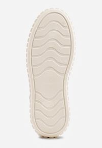 Renee - Wielokolorowe Sneakersy na Tłoczonej Platformie Ozdobione Dwoma Paskami Hesaia. Okazja: na co dzień. Zapięcie: pasek. Kolor: wielokolorowy. Materiał: jeans. Wzór: aplikacja. Obcas: na platformie #3