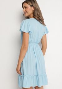 Born2be - Niebieska Rozkloszowana Bawełniana Sukienka z Guzikami i Falbanami Natinema. Okazja: na co dzień. Typ kołnierza: dekolt w serek. Kolor: niebieski. Materiał: bawełna. Sezon: lato. Styl: casual #7