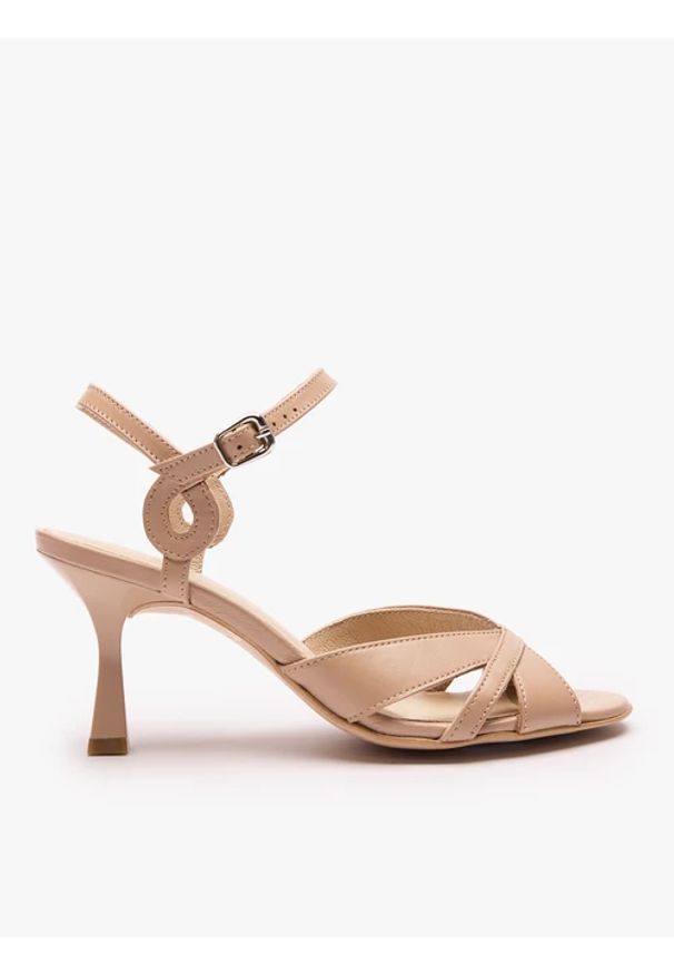 Ryłko - Beżowe sandały na obcasie. Nosek buta: okrągły. Zapięcie: sprzączka. Kolor: beżowy. Materiał: skóra. Obcas: na obcasie. Styl: street. Wysokość obcasa: średni