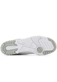 Buty unisex New Balance BB550ESF – białe. Okazja: na co dzień. Kolor: biały. Materiał: skóra. Szerokość cholewki: normalna #4