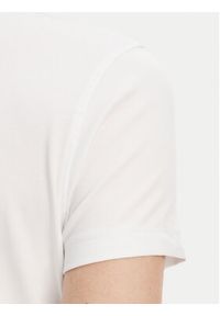 Guess T-Shirt W5YI08 J1314 Biały Regular Fit. Kolor: biały. Materiał: bawełna #4