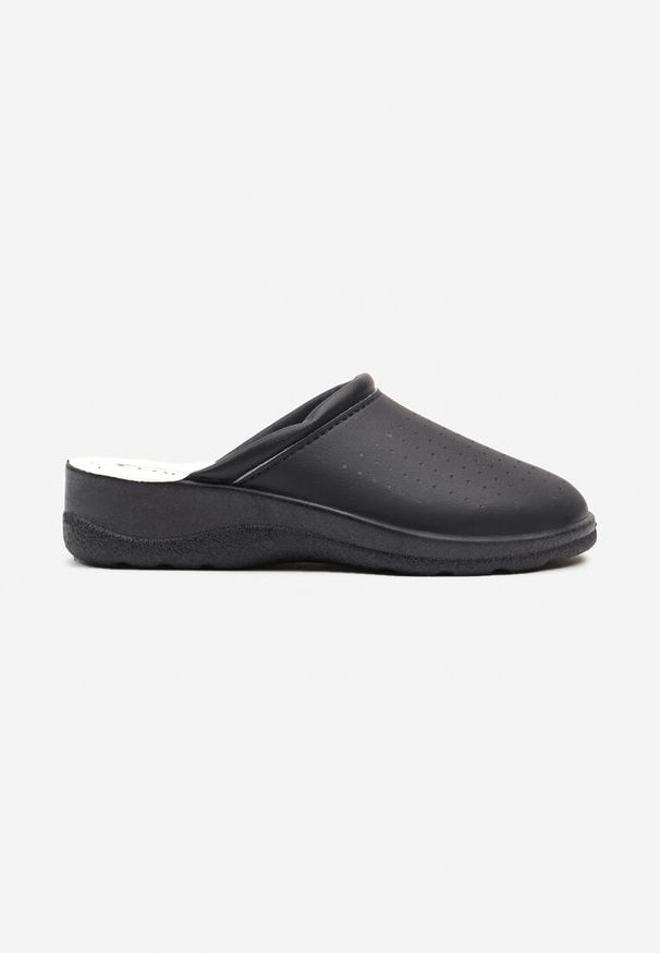 Born2be - Granatowe Klapki z Ozdobną Perforacją Etanelis. Okazja: na co dzień. Kolor: niebieski. Materiał: jeans. Wzór: aplikacja. Sezon: lato, wiosna. Styl: elegancki, casual, klasyczny